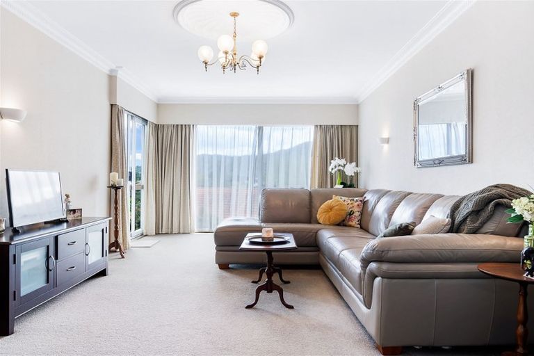 Photo of property in 2/266 Western Hills Drive, Avenues, Whangarei, 0110