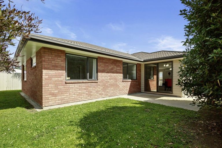 Photo of property in 3a Savage Crescent, Upper Hutt Central, Upper Hutt, 5018