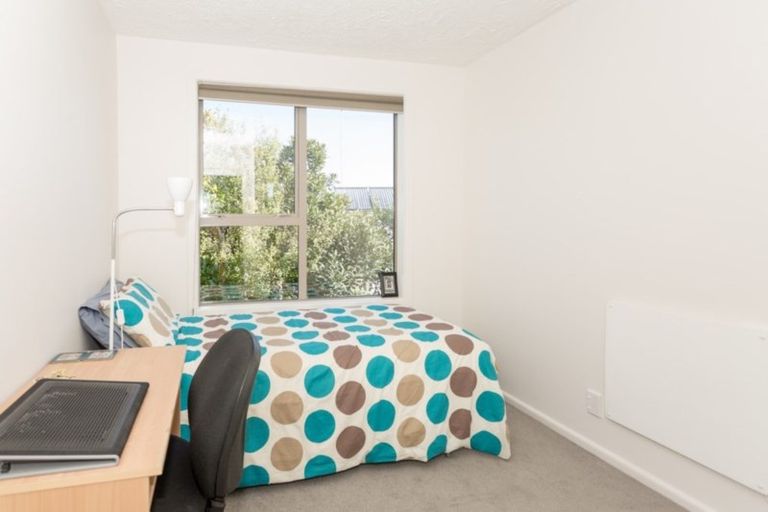 Photo of property in 25 Delaware Crescent, Russley, Christchurch, 8042