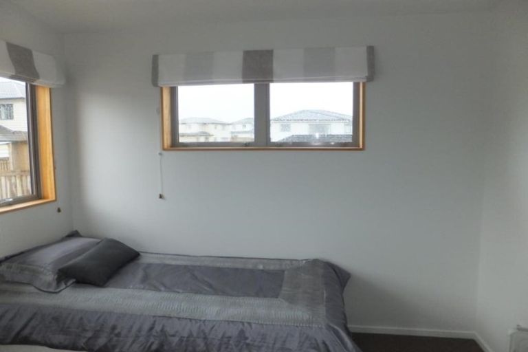 Photo of property in 217 Mark Avenue, Grenada Village, Wellington, 6037