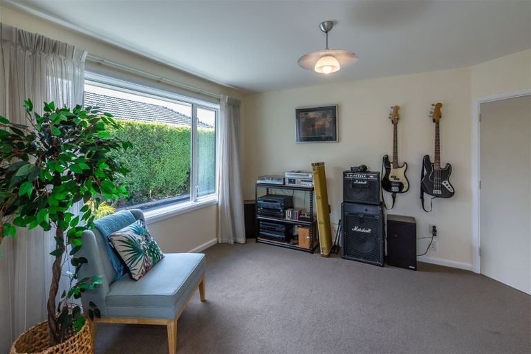 Photo of property in 11 Walnut Avenue, Strowan, Christchurch, 8052