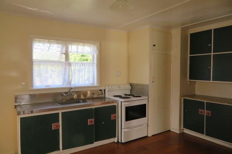 Photo of property in 15 Bledisloe Crescent, Wainuiomata, Lower Hutt, 5014