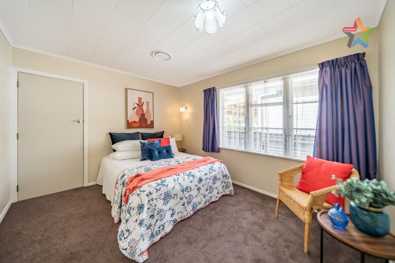 Photo of property in 9 The Square, Manor Park, Lower Hutt, 5019