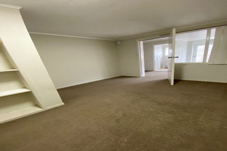 Photo of property in 25 Miles Avenue, Papatoetoe, Auckland, 2025