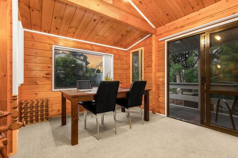 Photo of property in 22 Calluna Crescent, Totara Heights, Auckland, 2105
