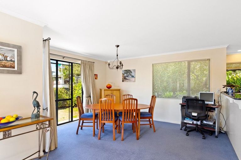 Photo of property in 20a Auld Street, Torbay, Auckland, 0630