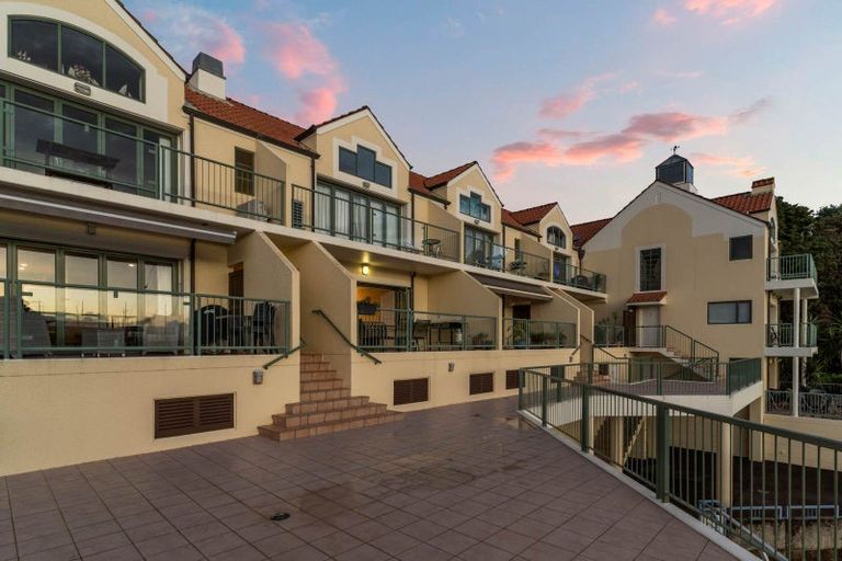 Photo of property in 14 Harbour Village Drive, Gulf Harbour, Whangaparaoa, 0930