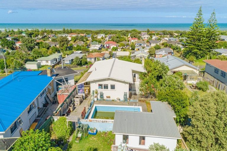 Photo of property in 134 Cornfoot Street, Castlecliff, Whanganui, 4501