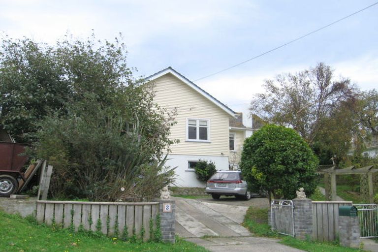 Photo of property in 3 Bell Street, Tawa, Wellington, 5028