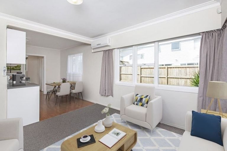 Photo of property in 1/33 Rodney Street, Howick, Auckland, 2014