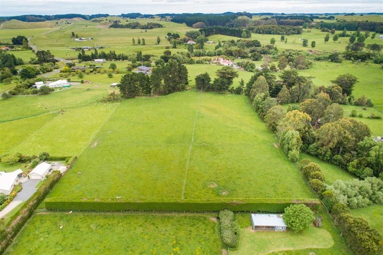 Photo of property in 130 Parewanui Road, Bulls, 4894