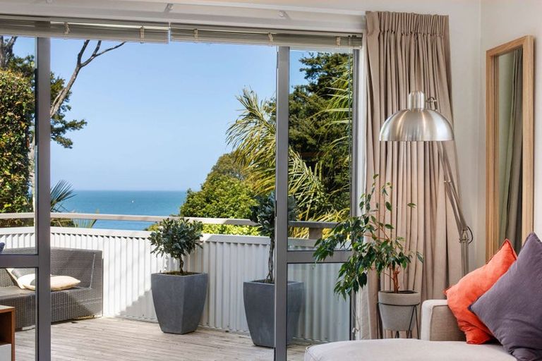 Photo of property in 7 Dorothy Road, Laingholm, Auckland, 0604