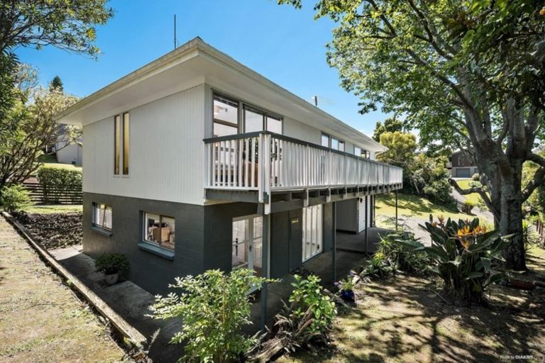 Photo of property in 37 Wyoming Avenue, Murrays Bay, Auckland, 0630