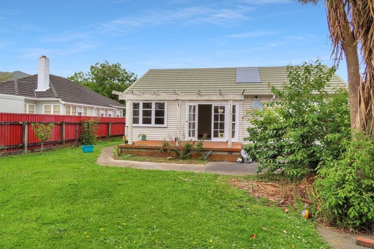 Photo of property in 23 Pilcher Crescent, Naenae, Lower Hutt, 5011