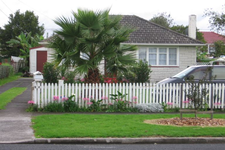 Photo of property in 14 Ballance Avenue, Papatoetoe, Auckland, 2104