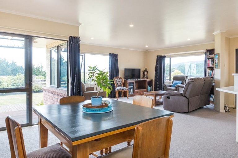 Photo of property in 32 Stoneleigh Lane, Aokautere, Palmerston North, 4471