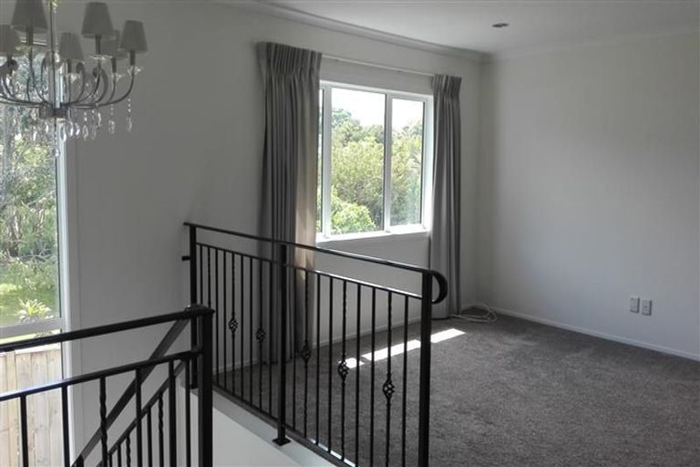 Photo of property in 14a Hauraki Crescent, Pinehill, Auckland, 0632