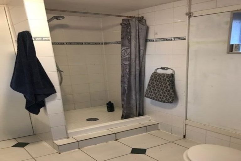 Photo of property in 25 View Road, Shelly Park, Auckland, 2014