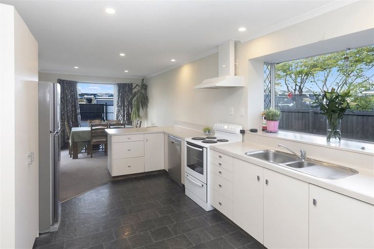 Photo of property in 70 Kennedys Bush Road, Halswell, Christchurch, 8025