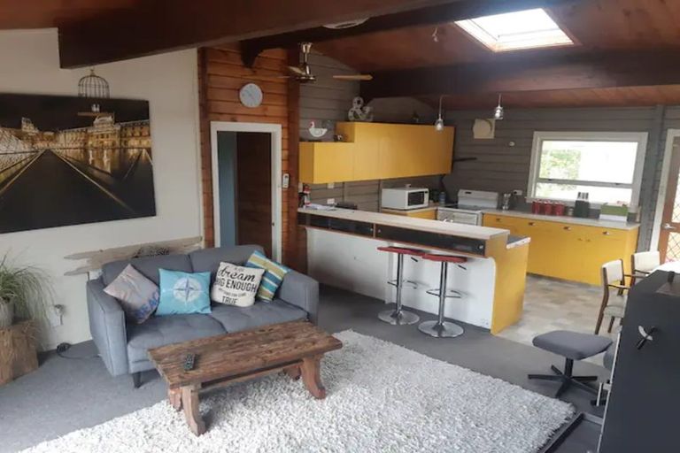 Photo of property in 17 Howe Street, New Brighton, Christchurch, 8083