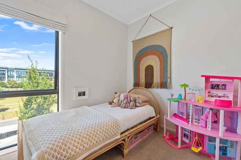 Photo of property in 82 Clark Road, Hobsonville, Auckland, 0616