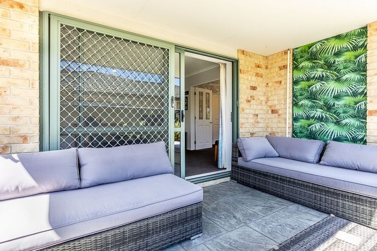 Photo of property in 51 Guildford Drive, Paraparaumu, 5032