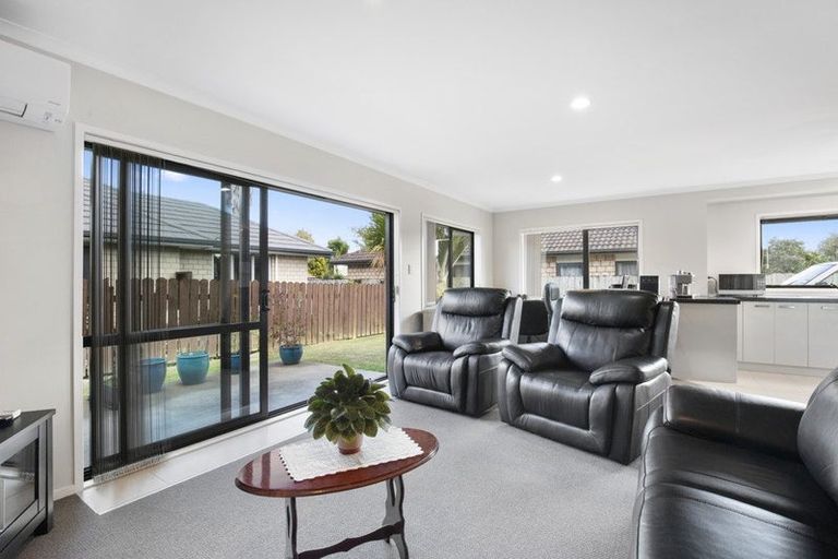 Photo of property in 102a Racecourse Road, Waiuku, 2123