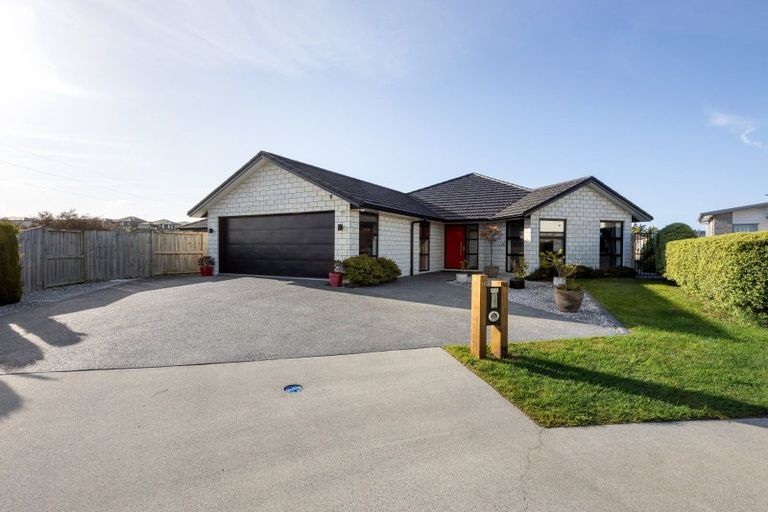 Photo of property in 18 Teatree Close, Huntington, Hamilton, 3210