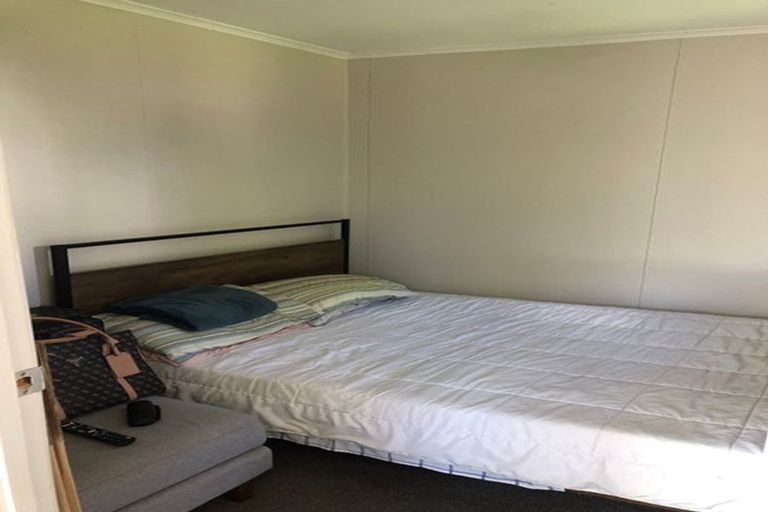 Photo of property in 57 Woodside Road, Massey, Auckland, 0614