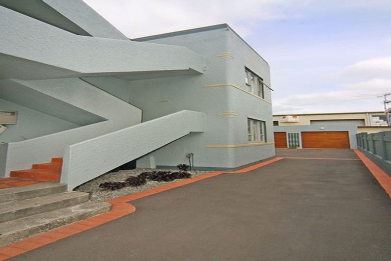 Photo of property in 104 Rongotai Road, Kilbirnie, Wellington, 6022