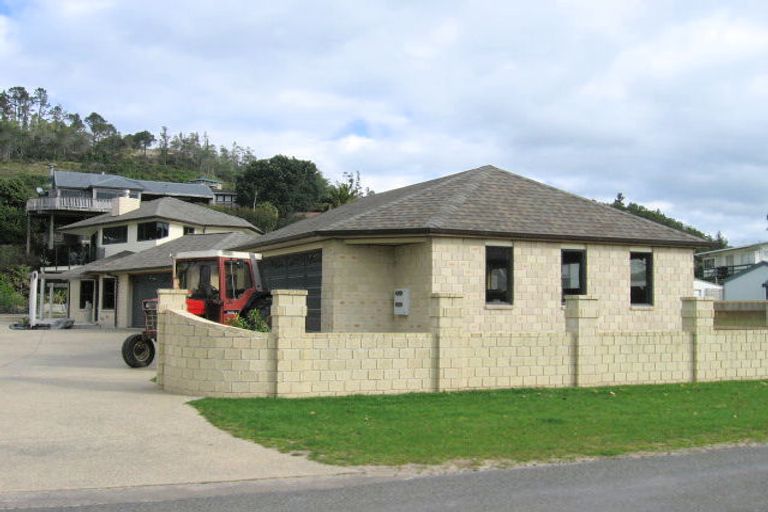 Photo of property in 33 Wigmore Crescent, Hahei, Whitianga, 3591