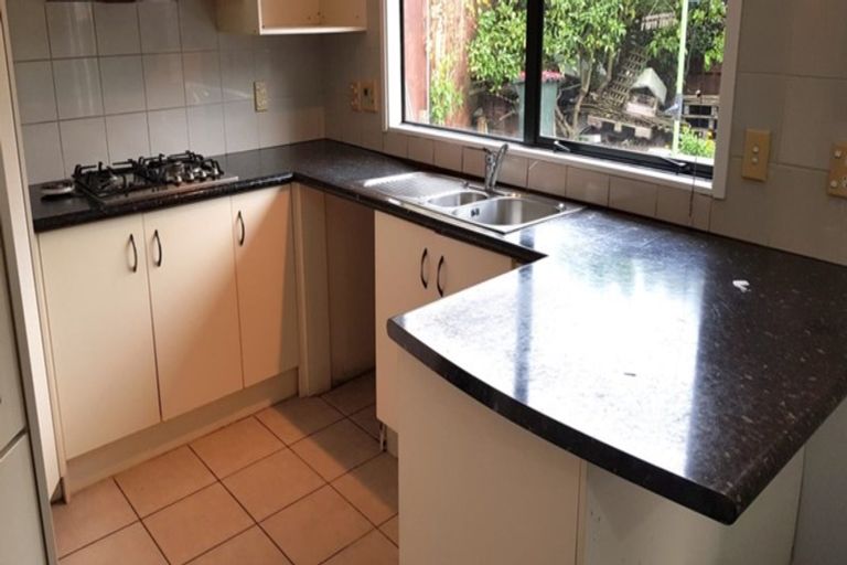 Photo of property in 39 Ribbonwood Crescent, Goodwood Heights, Auckland, 2105