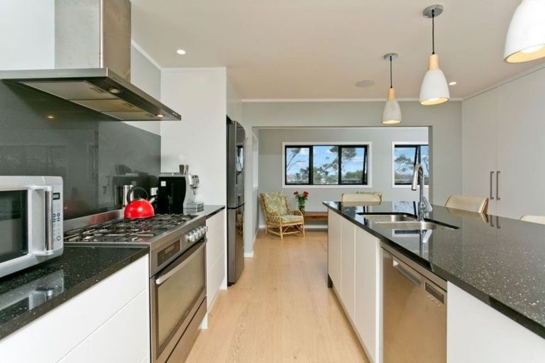 Photo of property in 81 Pemberton Avenue, Bayview, Auckland, 0629