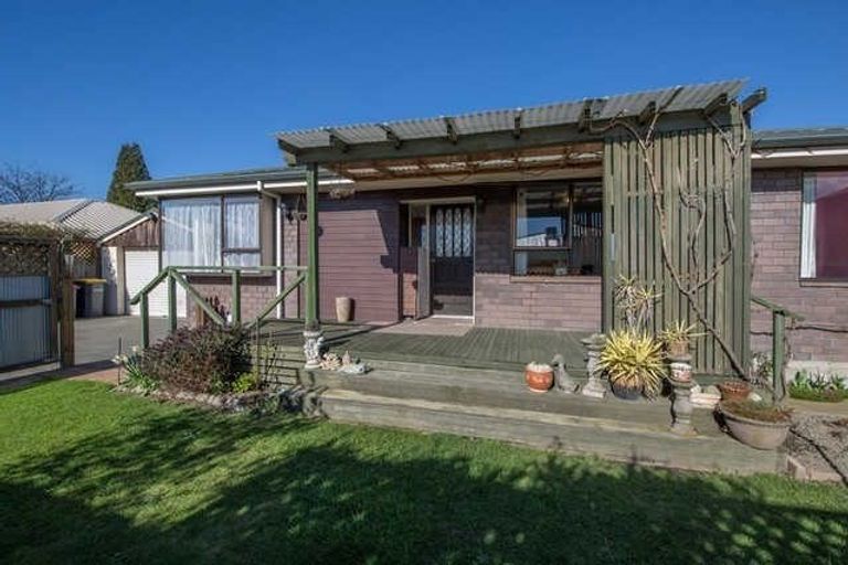 Photo of property in 2/33 Tower Street, Hornby, Christchurch, 8042