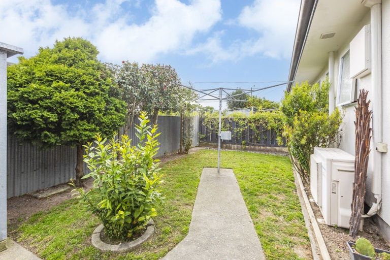 Photo of property in 2/70 Meeanee Road, Taradale, Napier, 4112
