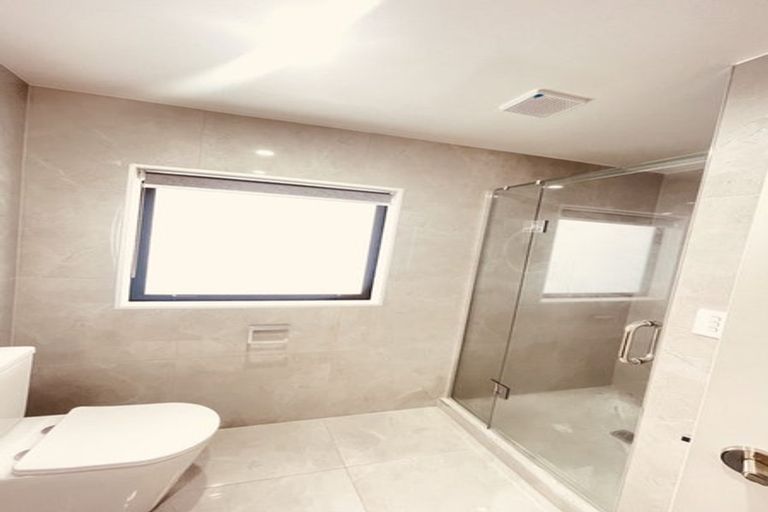 Photo of property in 4/2 Smiths Avenue, Papakura, 2110