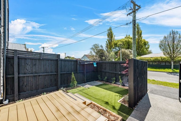 Photo of property in 2/54 Wildberry Street, Woolston, Christchurch, 8023