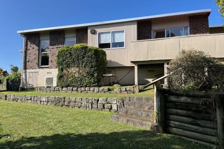 Photo of property in 6 Nea Place, Hillcrest, Auckland, 0627