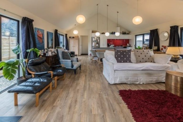 Photo of property in 30 Marbleleaf Lane, Albert Town, Wanaka, 9305