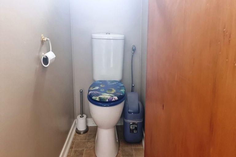 Photo of property in 14 Vina Place, Massey, Auckland, 0614