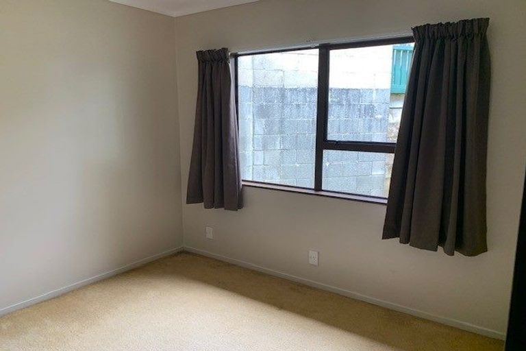 Photo of property in 6a Northwood Close, Woodridge, Wellington, 6037