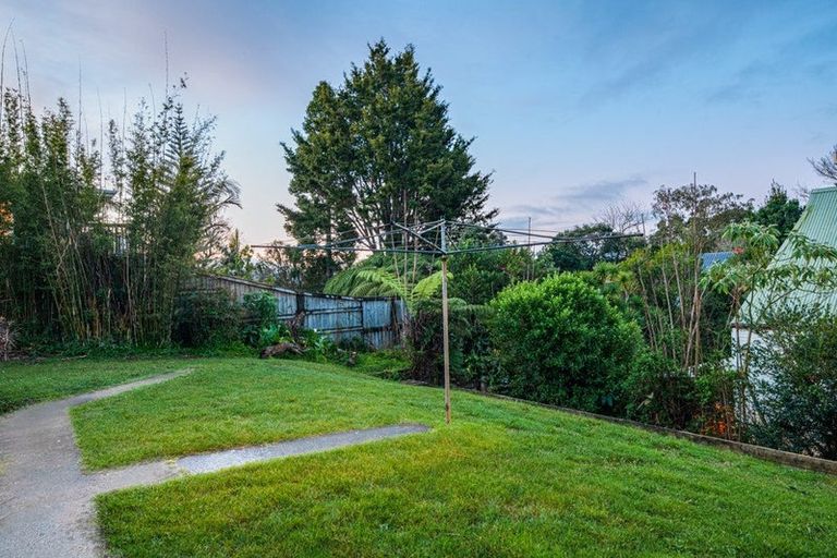 Photo of property in 2/7 Dakota Avenue, Beach Haven, Auckland, 0626