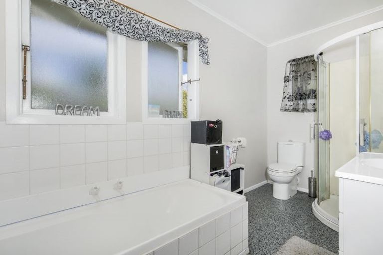 Photo of property in 1/88 Kervil Avenue, Te Atatu Peninsula, Auckland, 0610