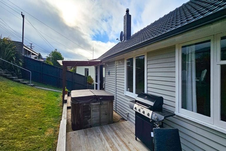 Photo of property in 11 Mcdonald Street, Brockville, Dunedin, 9011