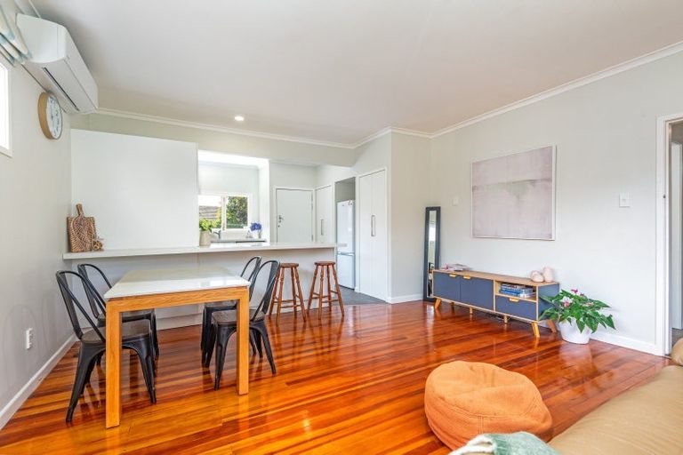 Photo of property in 17 Manawatu Street, Hokowhitu, Palmerston North, 4410