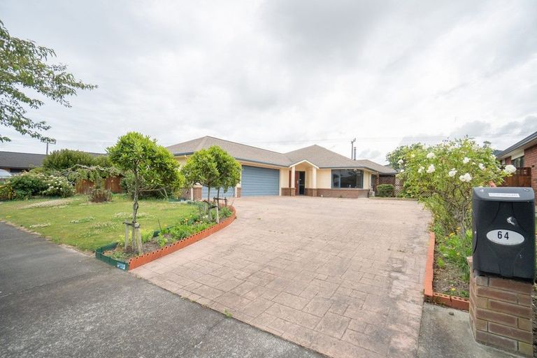 Photo of property in 64 Royal Oak Drive, Kelvin Grove, Palmerston North, 4414