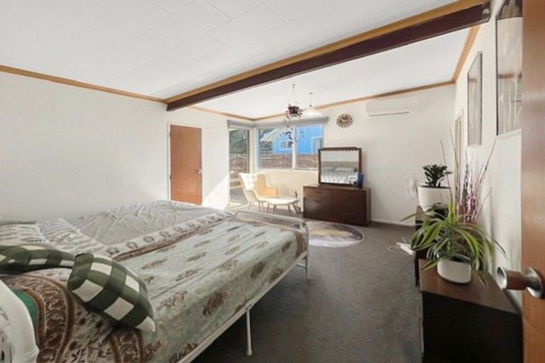 Photo of property in 8 Kimberley Grove, Westbrook, Palmerston North, 4412