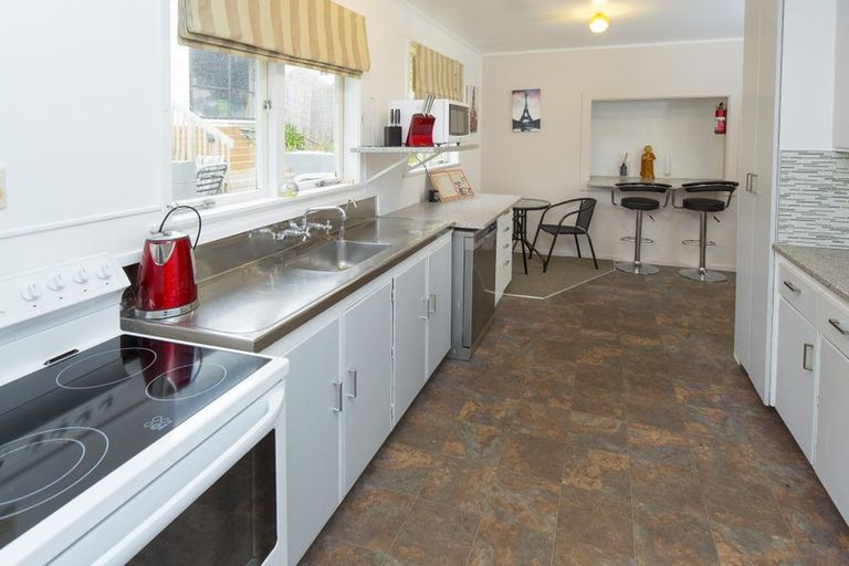 Photo of property in 70 Vandeleur Avenue, Birkdale, Auckland, 0626