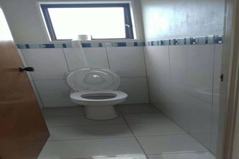 Photo of property in 2/14 Chip Grove, Sunnyhills, Auckland, 2010