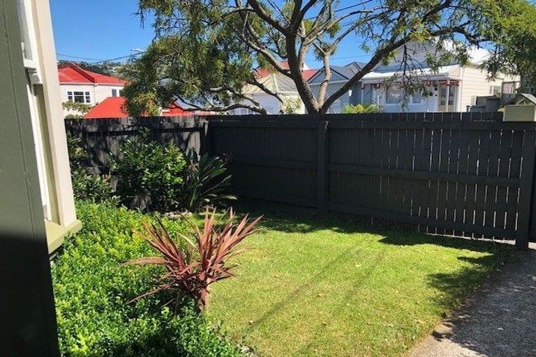 Photo of property in 10 Milton Street, Berhampore, Wellington, 6023